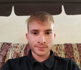 Peppe, 26, Pachino