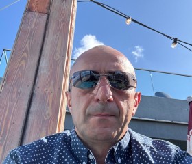 Irakli, 43, Bray