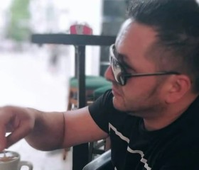 Hari, 38, Vienna