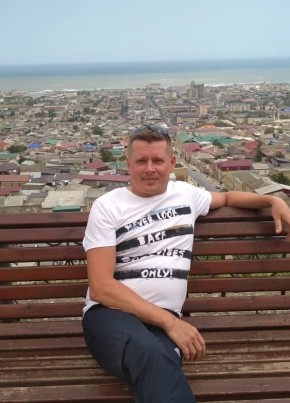 Константин из Астрахани 48 лет