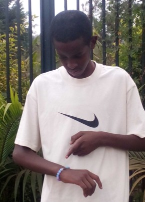 Azcrom из Kigali 19 лет