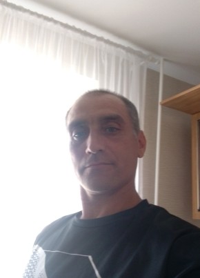 Роман из Димитровграда 42 года