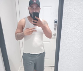 Andrux, 33, Dallas