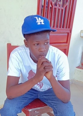 Dabo, 19, République de Guinée, Kamsar