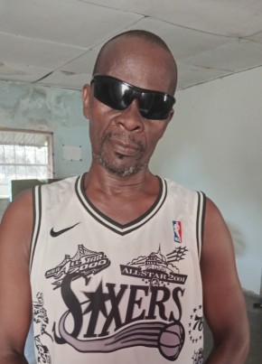 Ange Kakou из Abidjan 20 лет