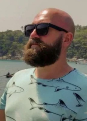 Михаил из Ижевска 46 лет