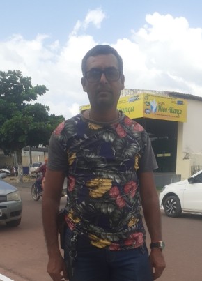 John Silva из São Miguel do Guamá 40 лет