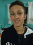 Tiago, 19, Serra