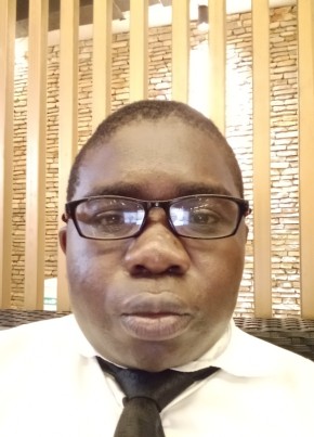 Vladimir lienou, 40, Nigeria, Ibadan