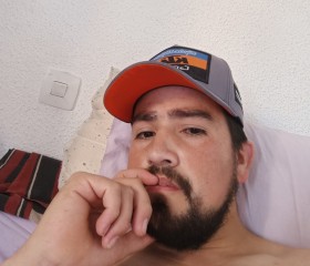 Marcos, 32, Latina