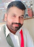 M asif, 25, Bahawalpur