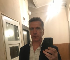 Vlad, 54, London