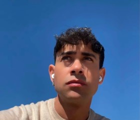 Martinez Enrique, 35, New York City