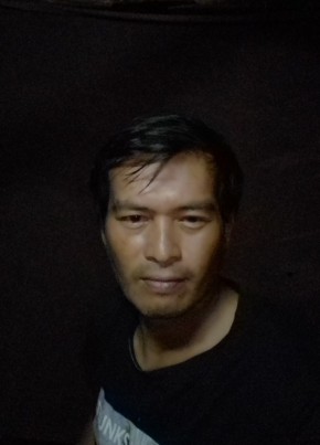 สิงห์, 39, ราชอาณาจักรไทย, กุดจับ