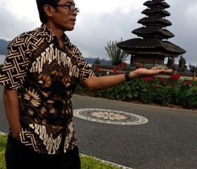 Budi, 50, Kuta