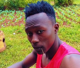 Brayo, 21, Nairobi