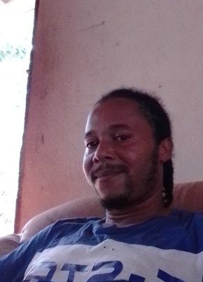 Sortout Togo, 34, Jamaica, Kingston
