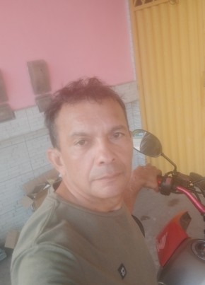 Salviano из São Luís 47 лет