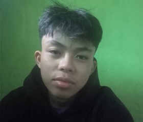Justin, 20, San Fernando (Ilocos)