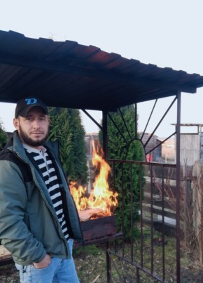 Александр из Соснового Бора 34 года