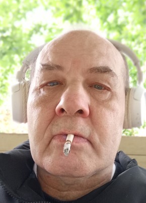 Михаил из Санкт-Петербурга 64 года
