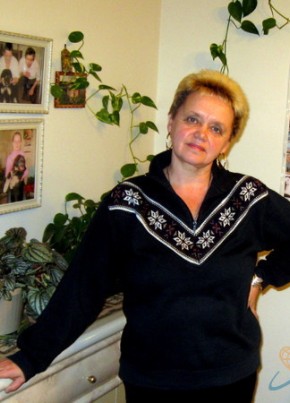 Галина, 69, Россия, Санкт-Петербург