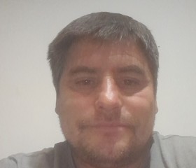 Mario, 44, Santa Rosa