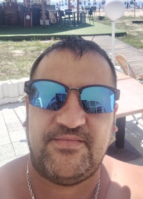 Florin, 37, Romania, Zalău