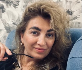 Mila, 42, Los Angeles