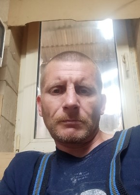Михаил из Березники 44 года