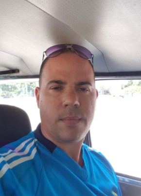 Ramiro, 39, República de Cuba, Colón