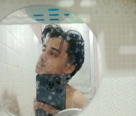 Aile, 22, Santa Rosa