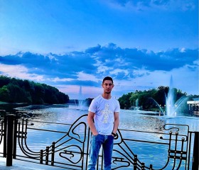 Жирайр, 23 года, Москва