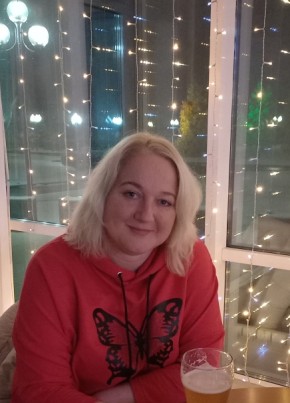 Anna, 45, Russia, Luga