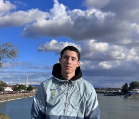 Kіrіl, 21, Komarom