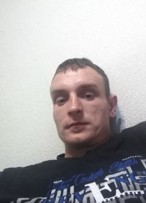 Артём, 36, Россия, Череповец