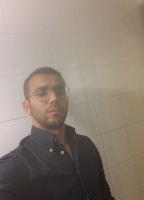 Mahdi, 29, Repubblica Italiana, Villa Literno