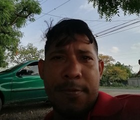 Elvis, 44, Carora