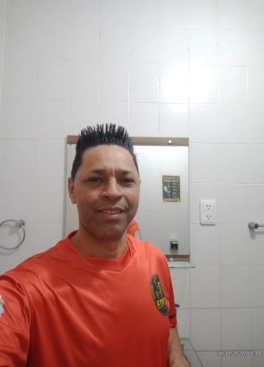 Moreno из São Paulo capital 44 года