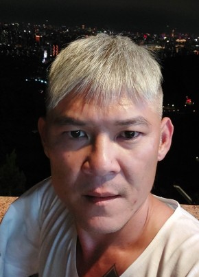 隆隆, 41, 中华人民共和国, 台北市