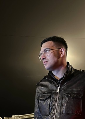 Павел из Ялты 26 лет