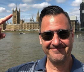 Shaun Murphy, 54, Frankfurt am Main