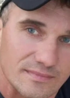 Михаил из Артема 41 год