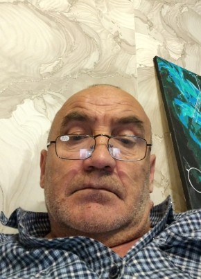 Виктор из Малоярославеца 57 лет