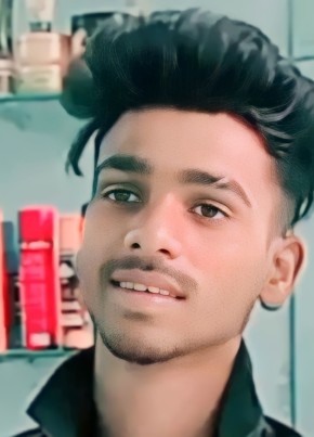 Naved, 18, India, Chāndpur