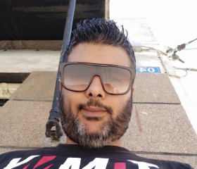 karim, 40, Algiers