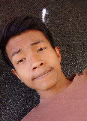 Havin, 19, Myanmar (Burma), Rangoon