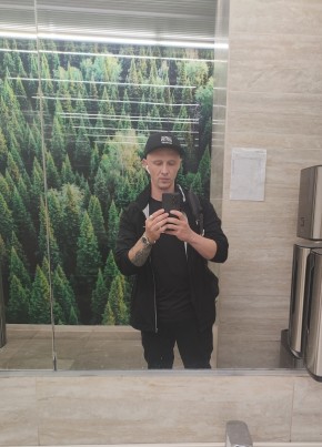 Denis, 32, Russia, Yuzhno-Kurilsk