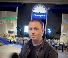 Игорь, 32 года, Москва