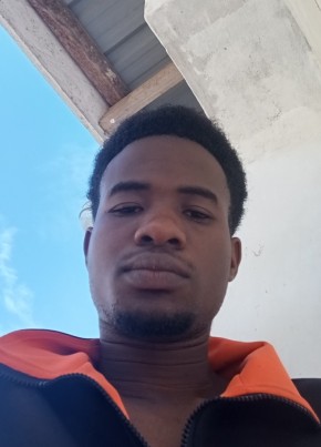 Ronald из Kilifi 21 год